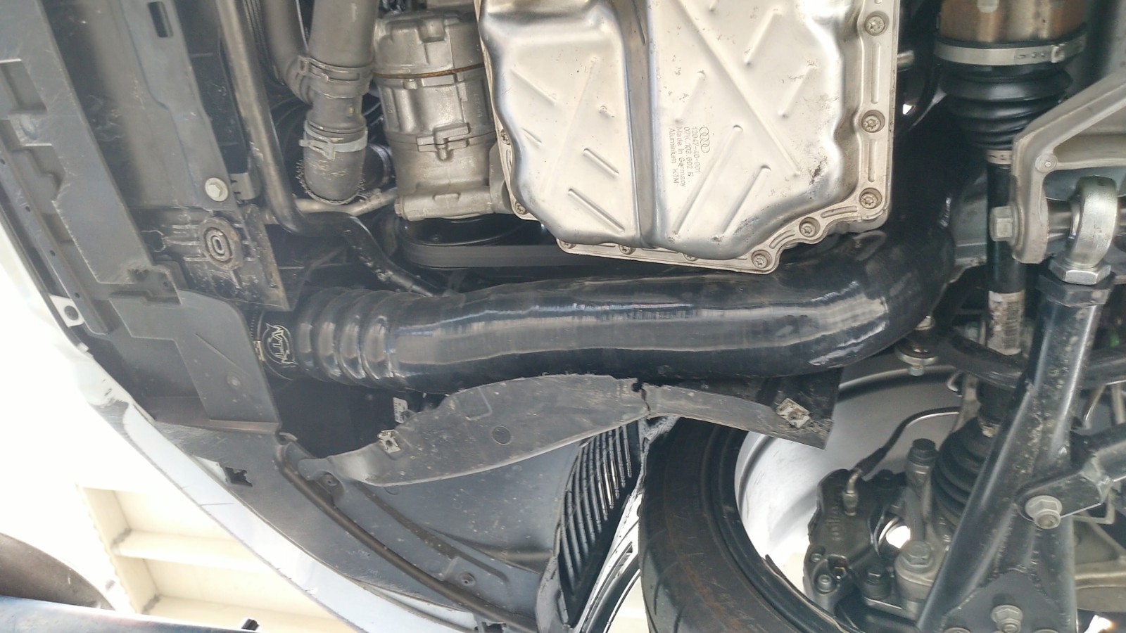 VTT 8V RS3/8S TTRS Silicone Charge pipes - Image 2