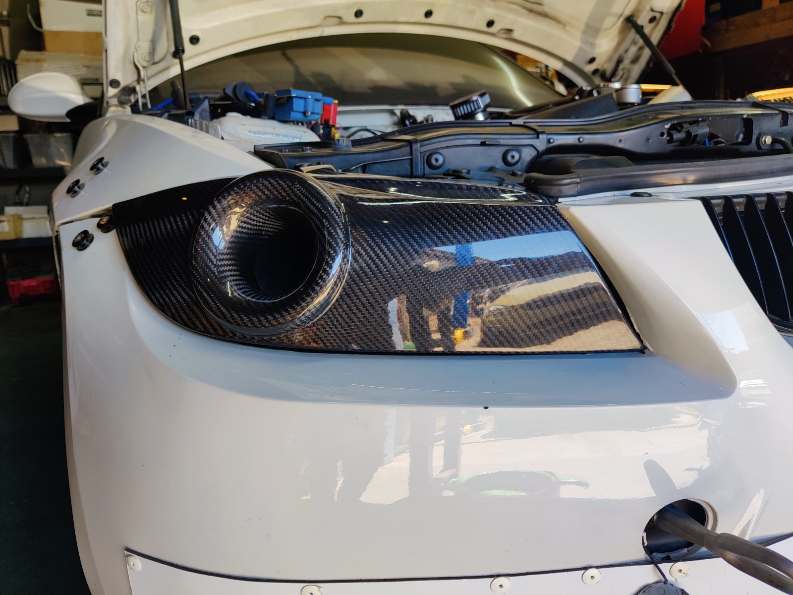 VTT E90 Carbon Fiber Headlight Duct - Image 6