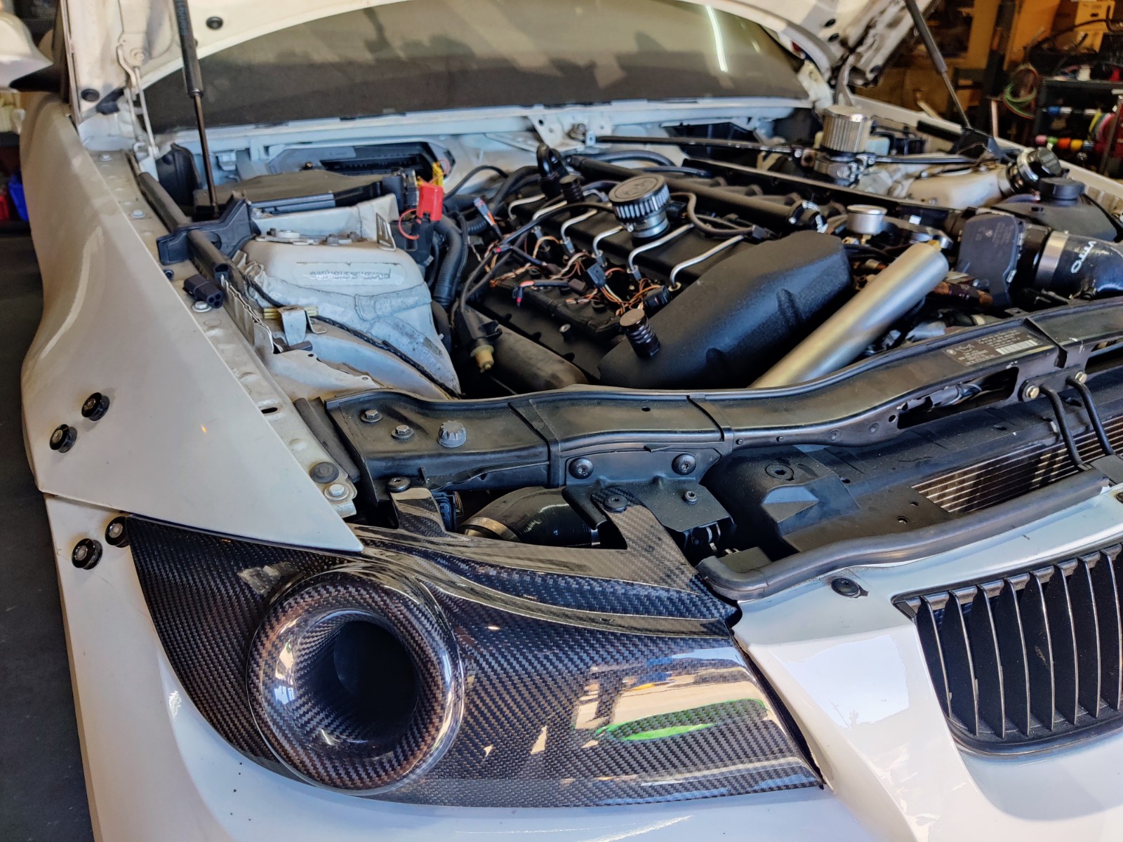 VTT E90 Carbon Fiber Headlight Duct - Image 5